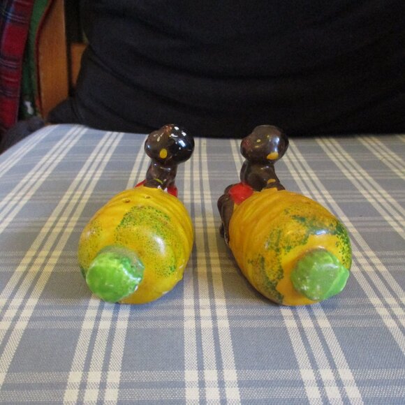 FINAL SALE! VTG Americana 2 boys by corn on the cob Salt & Pepper shakers - Picture 3 of 8